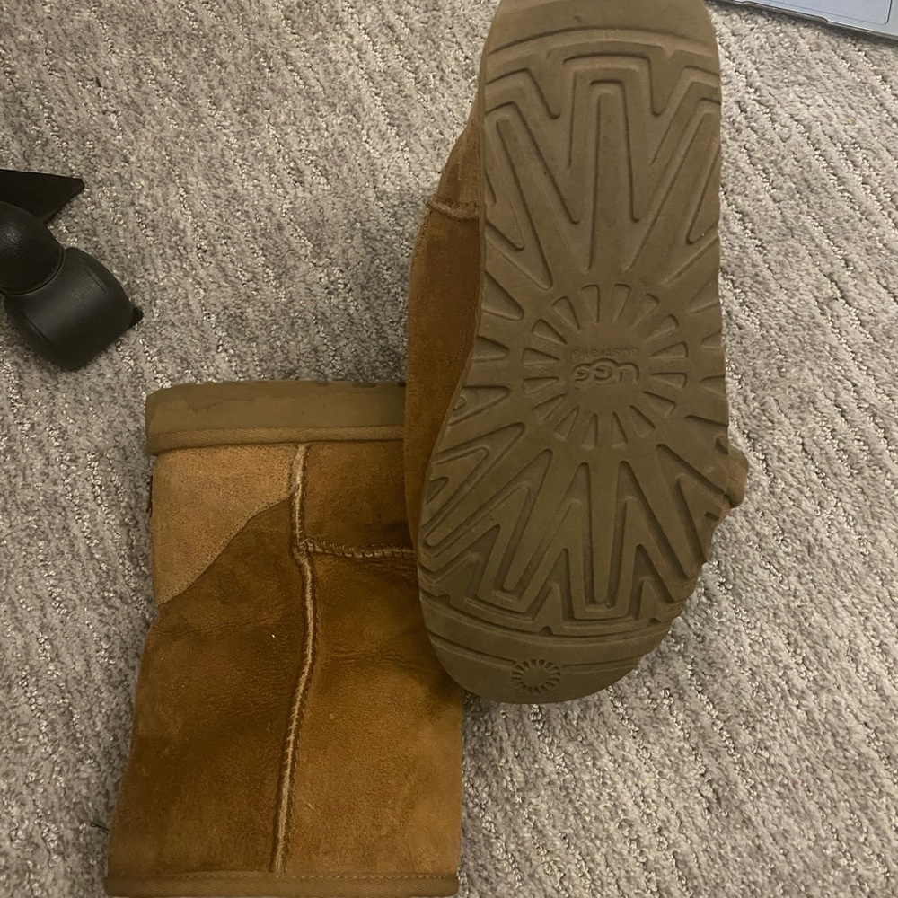 Ugg boots - Picture 2 of 3